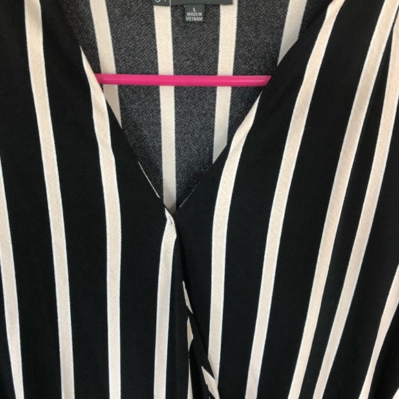 ADRIANNA PAPELL Striped Blouse. Large. - Picture 2 of 6